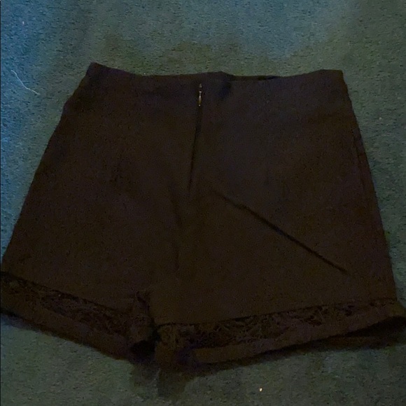 Charlotte Russe Shorts - Picture 3 of 4